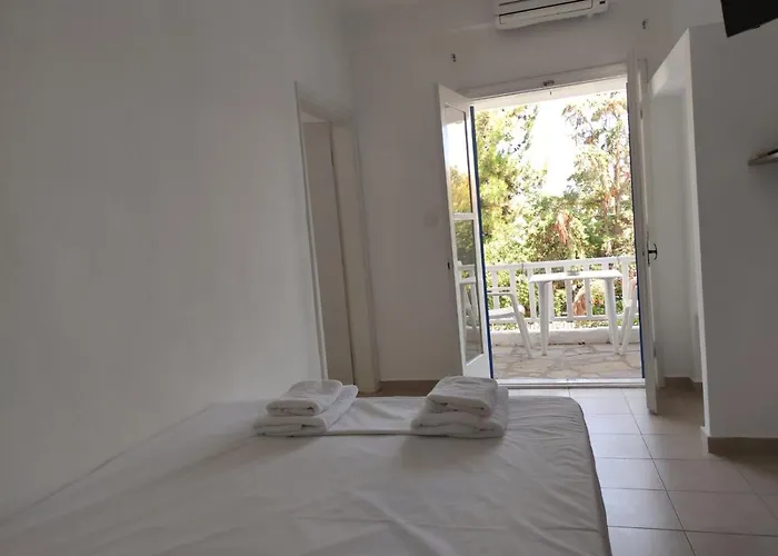 Superior Aparthotel 3*